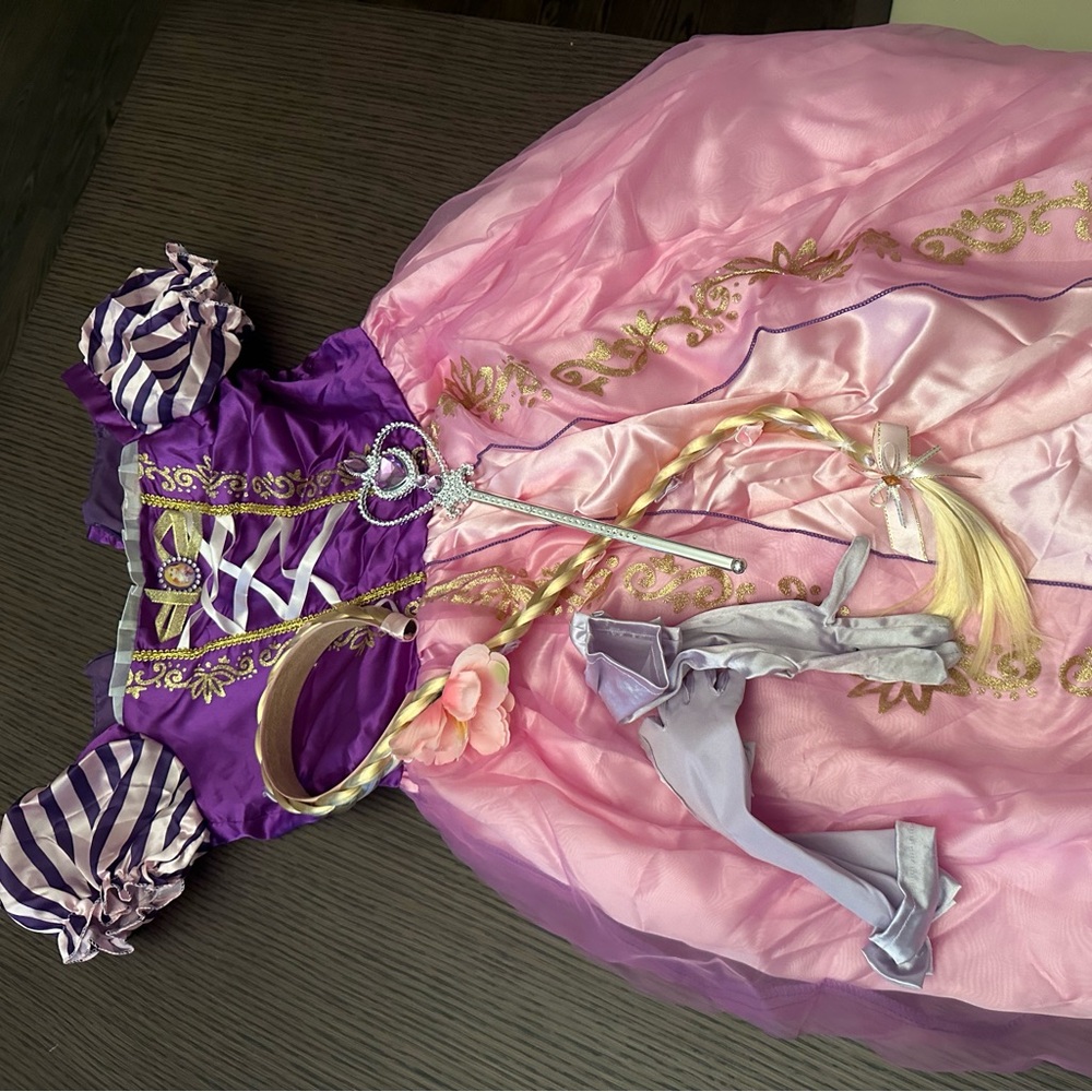 size 8 Rapunzel Costume: Headband, dress and gloves. used once